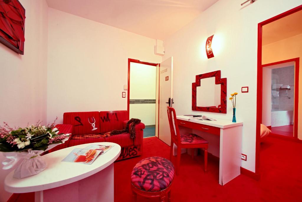 Hotel Le Coin Des Halles Cahors Kamer foto